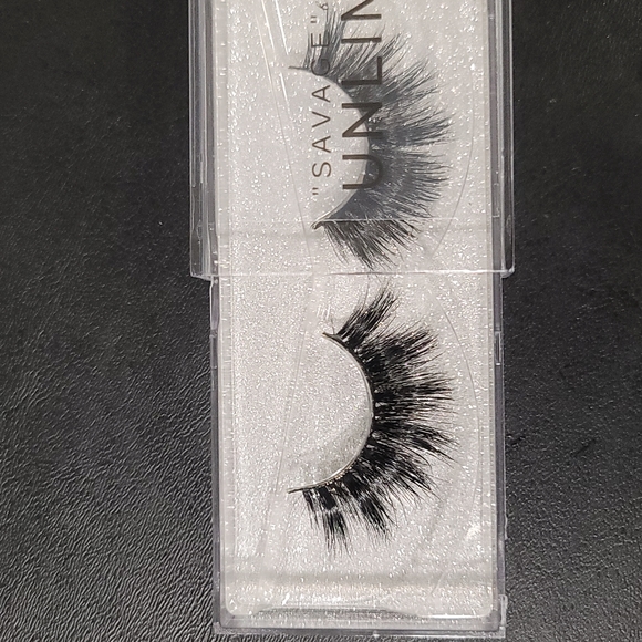 Strip Eyelash Extensions by Unlimitedlash "SAVAGE" (One Pair) - Picture 2 of 4